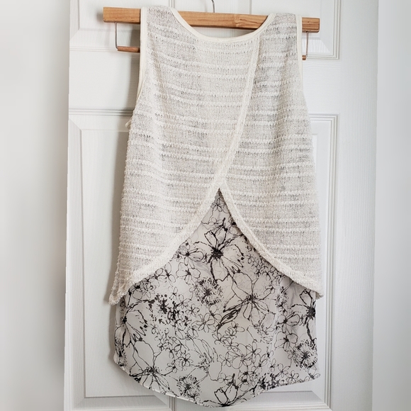 Design Lab Floral Top - Picture 2 of 5